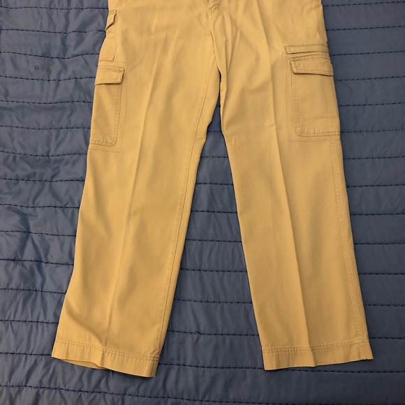 Men’s 36”x32” khaki cargo pants - Picture 2 of 4